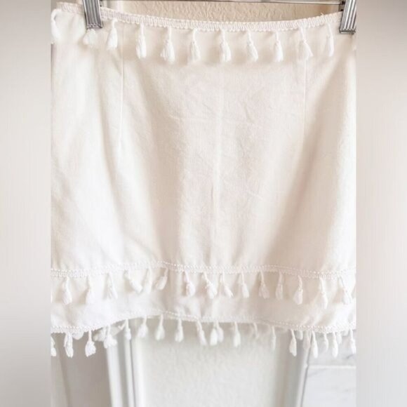 White Mini Skirt Size Small with Tassels - Picture 8 of 16